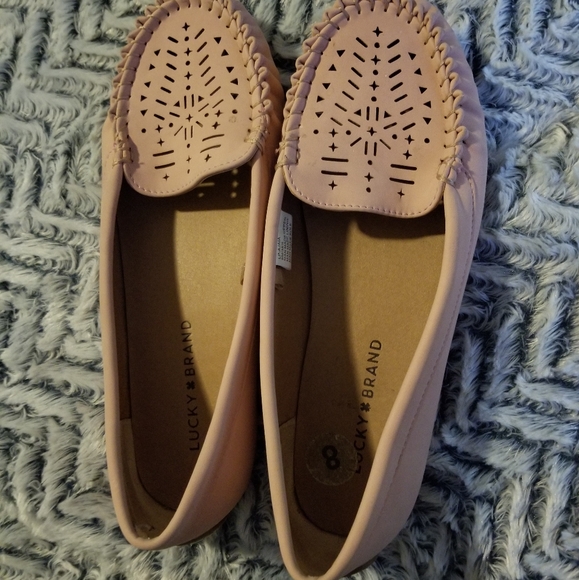 Shoes - Picture 3 of 6